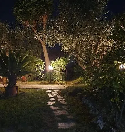 Alojamento de Acomodação e Pequeno-almoço L'uliveto D'argento Finale Ligure