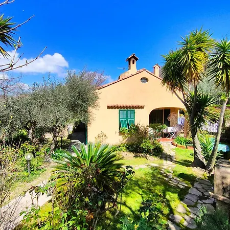 L'uliveto D'argento Bed & Breakfast 3*